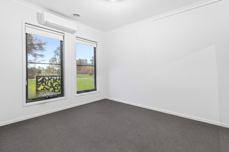 Photo - 5 Amberfish Walk, Tarneit VIC 3029 - Image 6