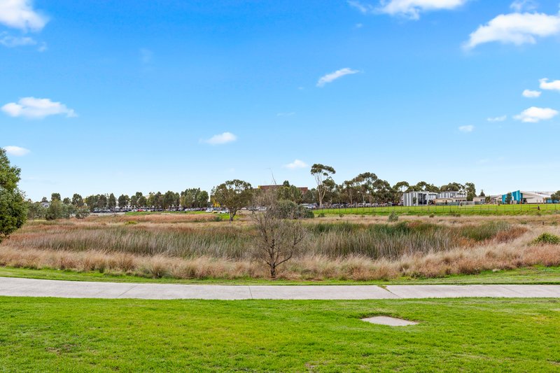 Photo - 5 Amberfish Walk, Tarneit VIC 3029 - Image 13