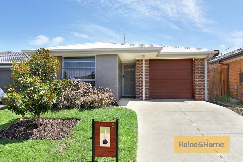 5 Amble Way, Weir Views VIC 3338