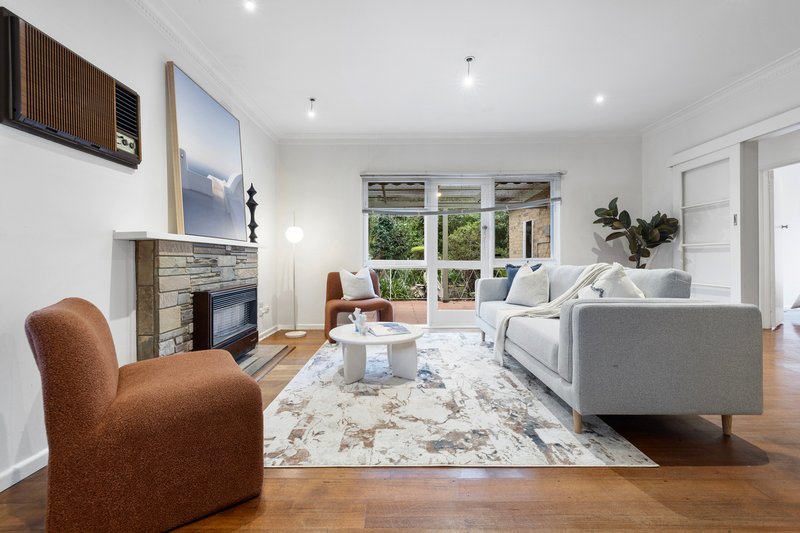 Photo - 5 Amboina Avenue, Mitcham VIC 3132 - Image 2