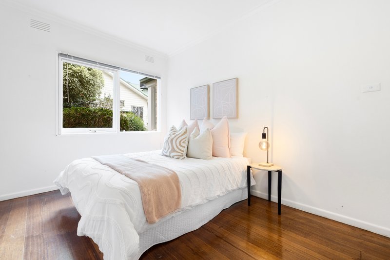 Photo - 5 Amboina Avenue, Mitcham VIC 3132 - Image 8