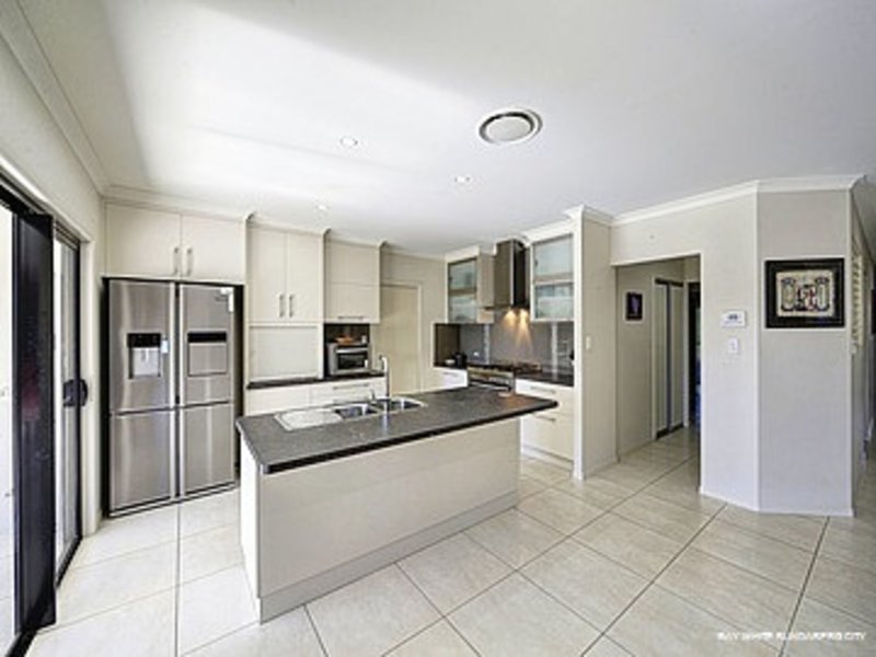 Photo - 5 Amronel Close, Innes Park QLD 4670 - Image 8