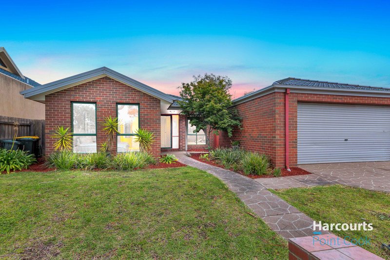 Photo - 5 Andrew Chirnside Avenue, Seabrook VIC 3028 - Image 2