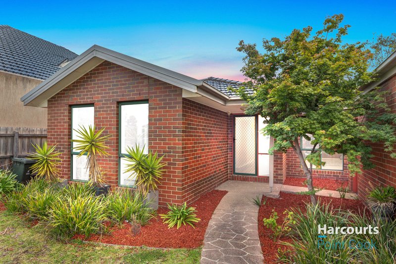 Photo - 5 Andrew Chirnside Avenue, Seabrook VIC 3028 - Image 3