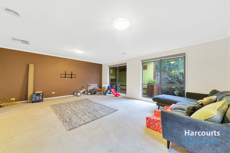 Photo - 5 Andrew Chirnside Avenue, Seabrook VIC 3028 - Image 15