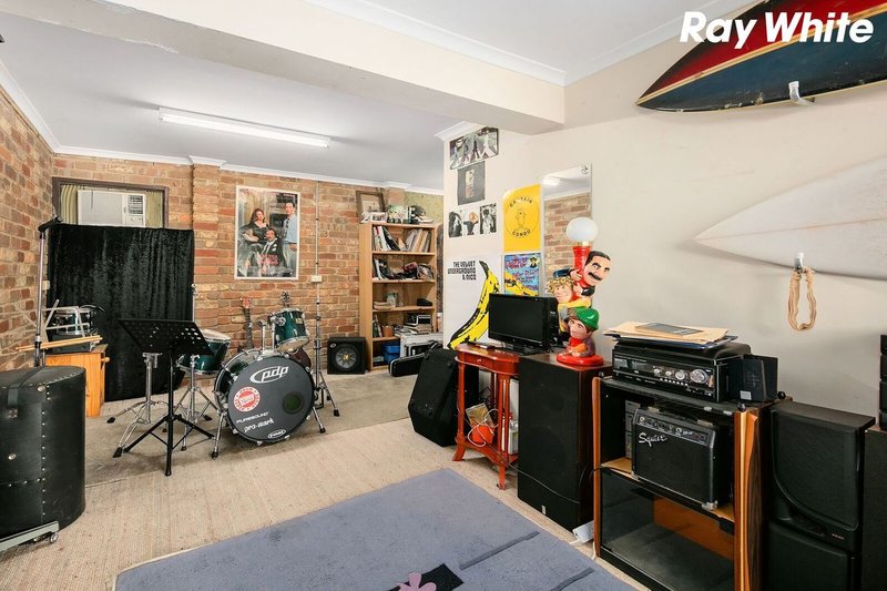 Photo - 5 Ann Crescent, Pakenham VIC 3810 - Image 5