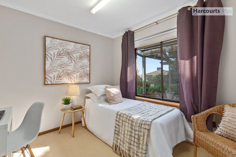 Photo - 5 Anna Court, Hallett Cove SA 5158 - Image 10