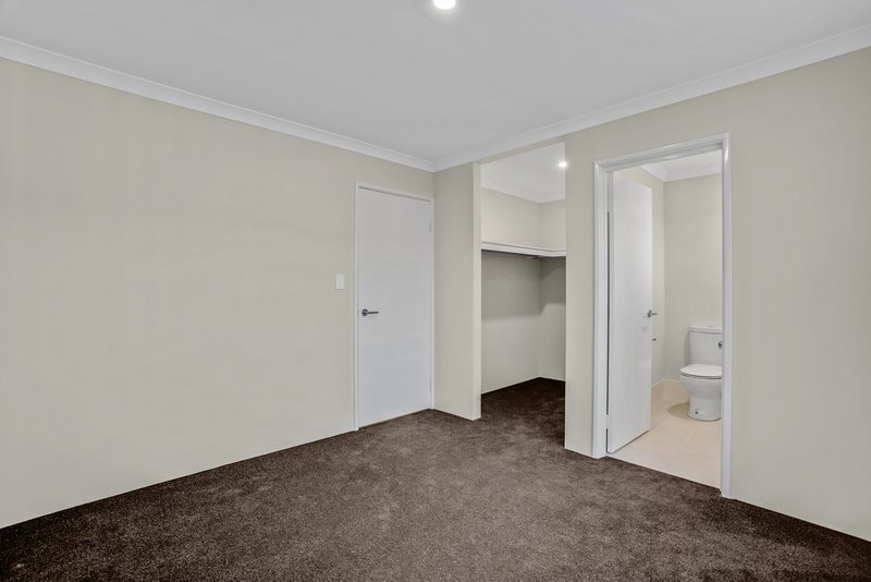 Photo - 5 Annabelle Way, Baldivis WA 6171 - Image 2