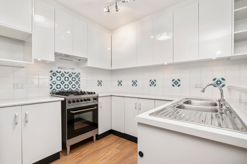 Photo - 5 Anne Way, Macquarie Fields NSW 2564 - Image 3