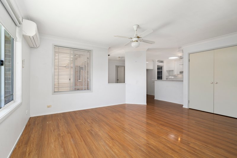 Photo - 5 Anne Way, Macquarie Fields NSW 2564 - Image 5