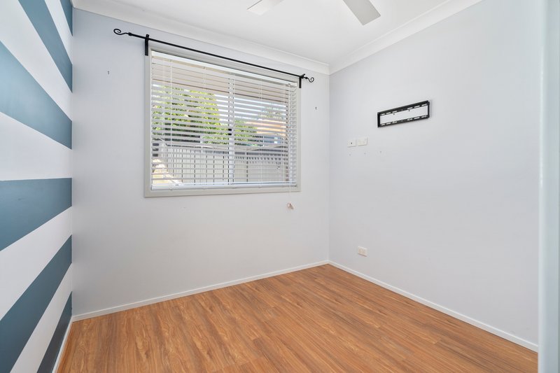 Photo - 5 Anne Way, Macquarie Fields NSW 2564 - Image 10