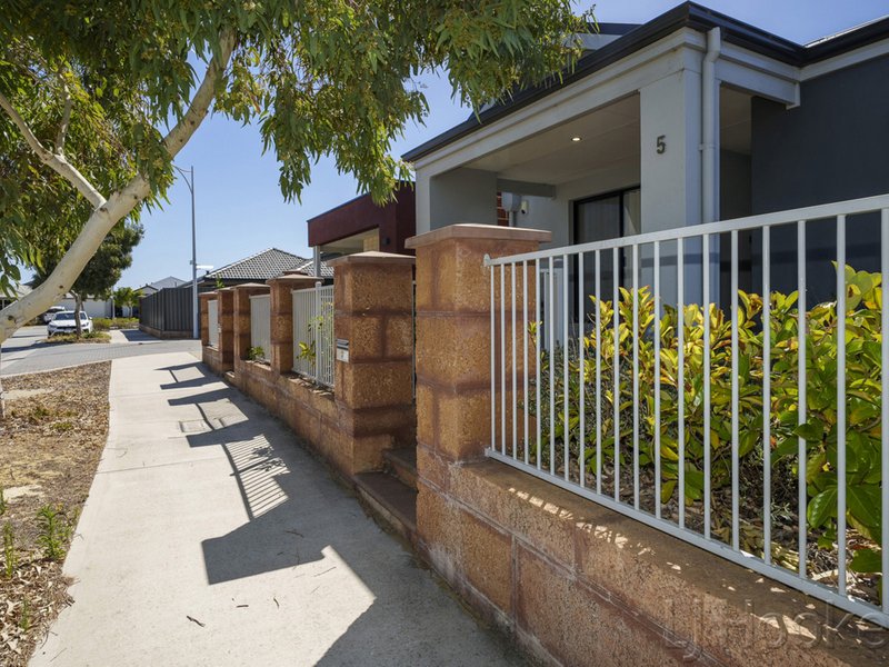 Photo - 5 Antina Road, Banksia Grove WA 6031 - Image 7