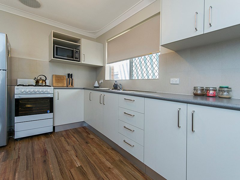 Photo - 5 Apollo Way, Carlisle WA 6101 - Image 3