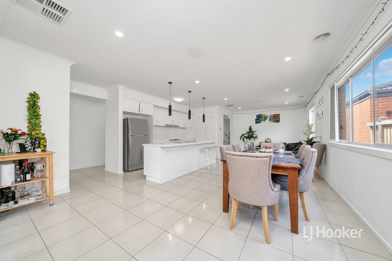 Photo - 5 Arden Street, Point Cook VIC 3030 - Image 5