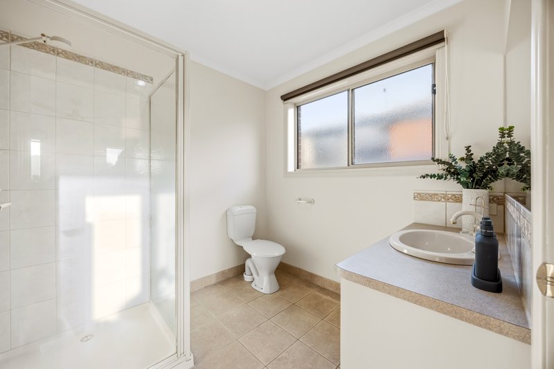 Photo - 5 Argyle Crescent, Alfredton VIC 3350 - Image 4