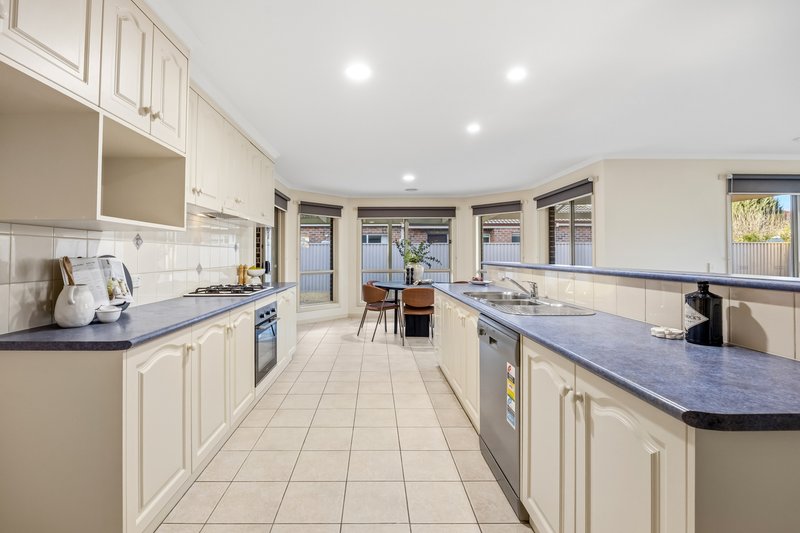 Photo - 5 Argyle Crescent, Alfredton VIC 3350 - Image 8