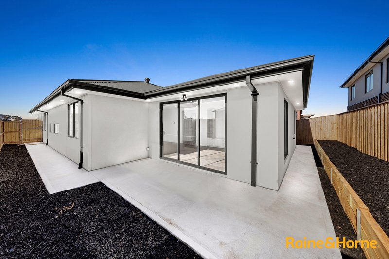 Photo - 5 Arkbar Avenue, Deanside VIC 3336 - Image 14
