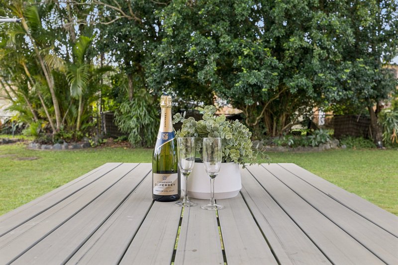 Photo - 5 Armstrong Street, Clontarf QLD 4019 - Image 4