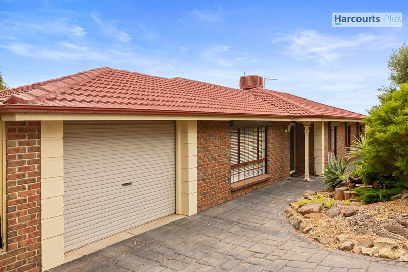 Photo - 5 Aroona Road, Hallett Cove SA 5158 - Image 2