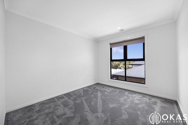 Photo - 5 Aryan Close, Mooroolbark VIC 3138 - Image 11