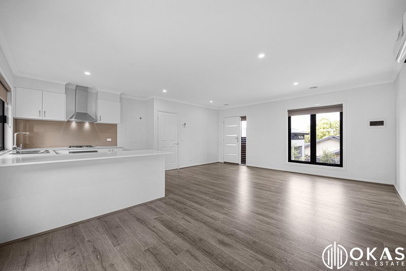 Photo - 5 Aryan Close, Mooroolbark VIC 3138 - Image 4