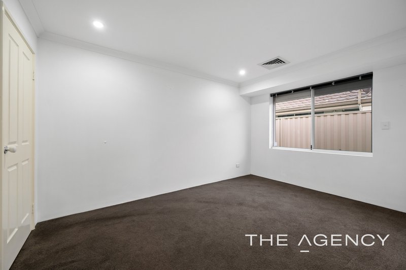 Photo - 5 Ascot Lane, Harrisdale WA 6112 - Image 23