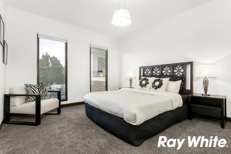 Photo - 5 Ashbury Court, Mount Waverley VIC 3149 - Image 10