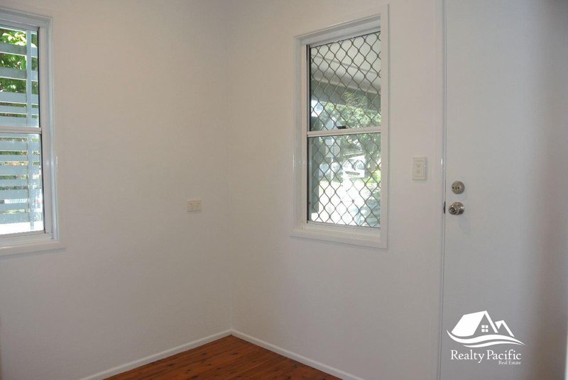 Photo - 5 Ashby Street, Fairfield QLD 4103 - Image 13