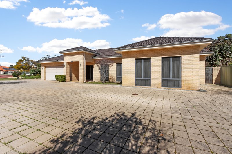 Photo - 5 Ashmore Avenue, Canning Vale WA 6155 - Image 4