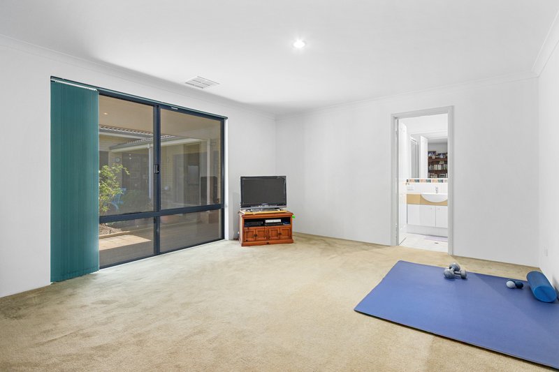 Photo - 5 Ashmore Avenue, Canning Vale WA 6155 - Image 27