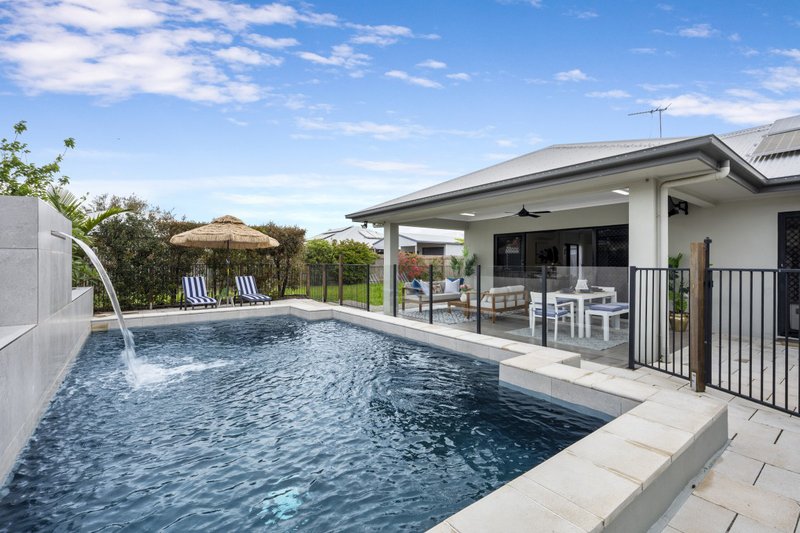 Photo - 5 Ashmore Crescent, Burdell QLD 4818 - Image 1