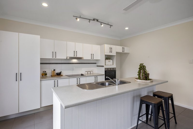 Photo - 5 Ashmore Crescent, Burdell QLD 4818 - Image 5