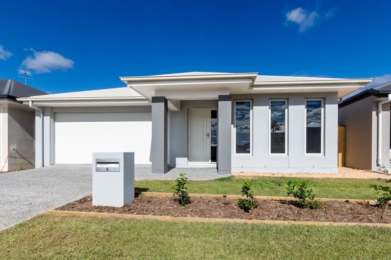 Photo - 5 Ashwood Circuit, Chambers Flat QLD 4133 - Image 1