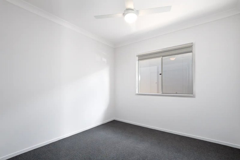 Photo - 5 Ashwood Circuit, Chambers Flat QLD 4133 - Image 7