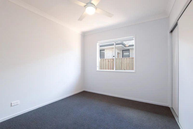 Photo - 5 Ashwood Circuit, Chambers Flat QLD 4133 - Image 8