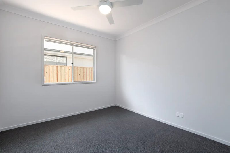 Photo - 5 Ashwood Circuit, Chambers Flat QLD 4133 - Image 9