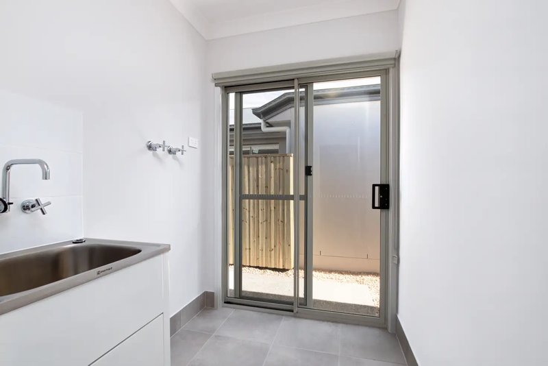 Photo - 5 Ashwood Circuit, Chambers Flat QLD 4133 - Image 11