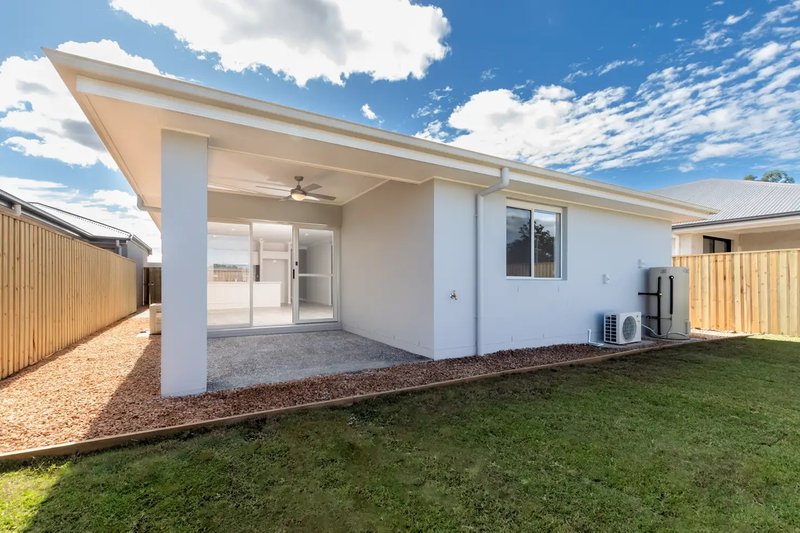 Photo - 5 Ashwood Circuit, Chambers Flat QLD 4133 - Image 13