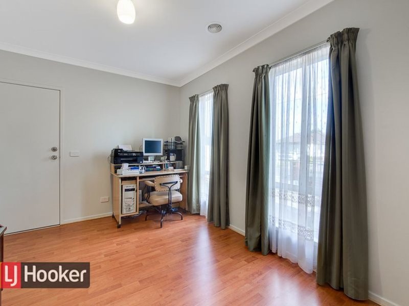 Photo - 5 Asling Street, Springvale South VIC 3172 - Image 2