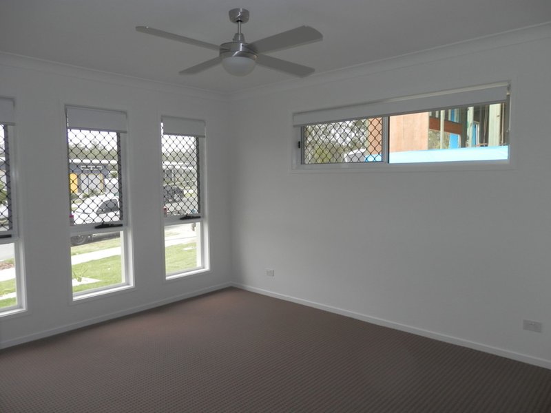 Photo - 5 Astartea Street, Deebing Heights QLD 4306 - Image 8