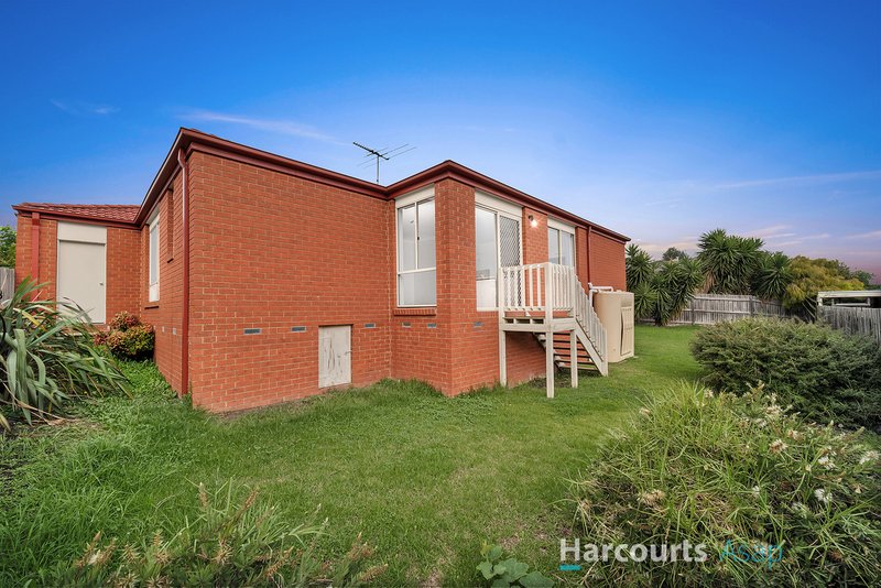 Photo - 5 Asti Place, Berwick VIC 3806 - Image 11