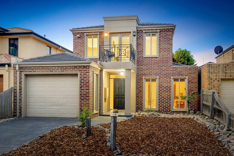 5 Astley Walk, Roxburgh Park VIC 3064