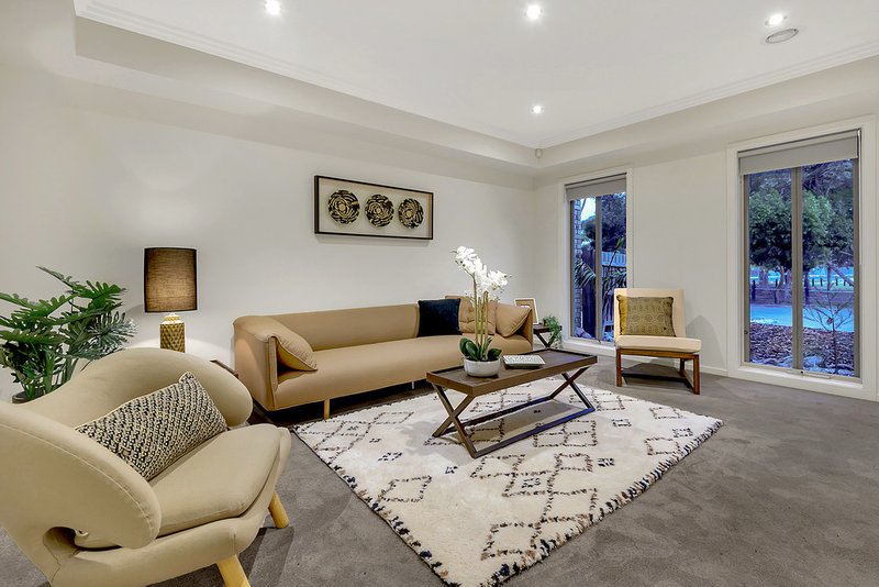 Photo - 5 Astley Walk, Roxburgh Park VIC 3064 - Image 4