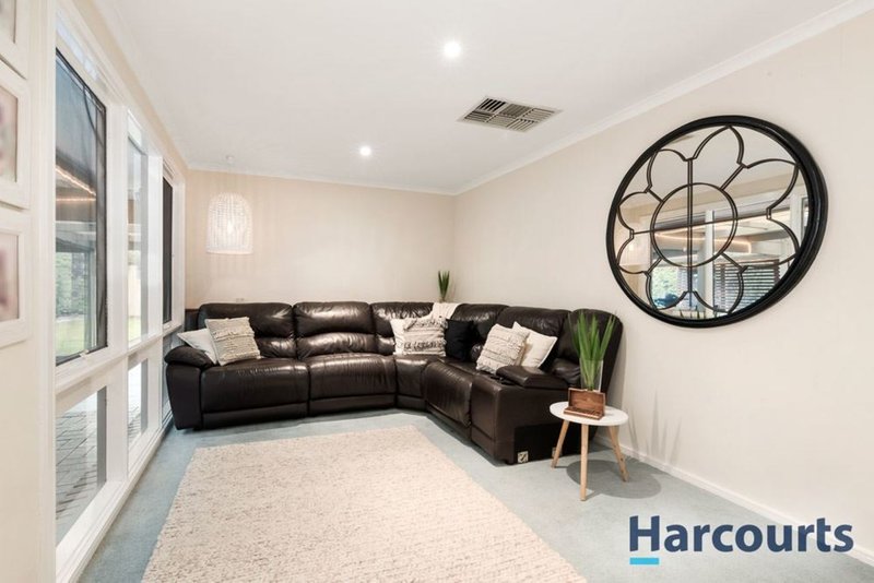 Photo - 5 Attenborough Square, Wantirna VIC 3152 - Image 4