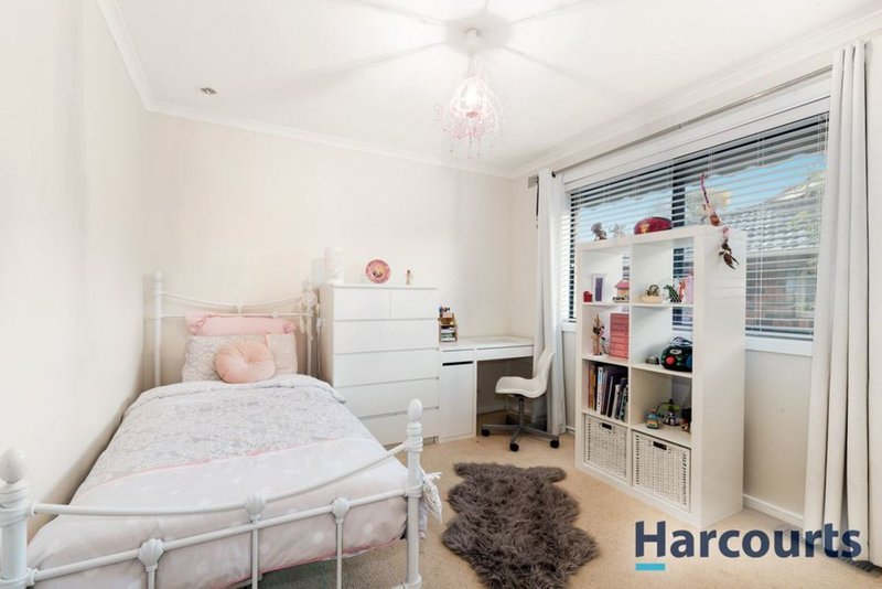 Photo - 5 Attenborough Square, Wantirna VIC 3152 - Image 7