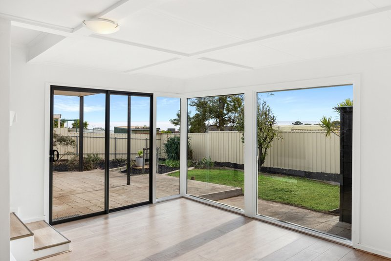 Photo - 5 Aurora Street, Hallett Cove SA 5158 - Image 2