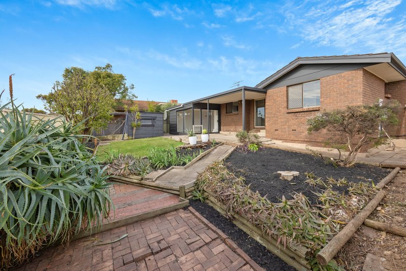 Photo - 5 Aurora Street, Hallett Cove SA 5158 - Image 6