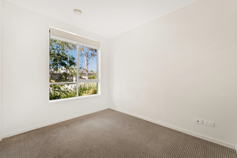 Photo - 5 Avebury Place, Officer VIC 3809 - Image 6