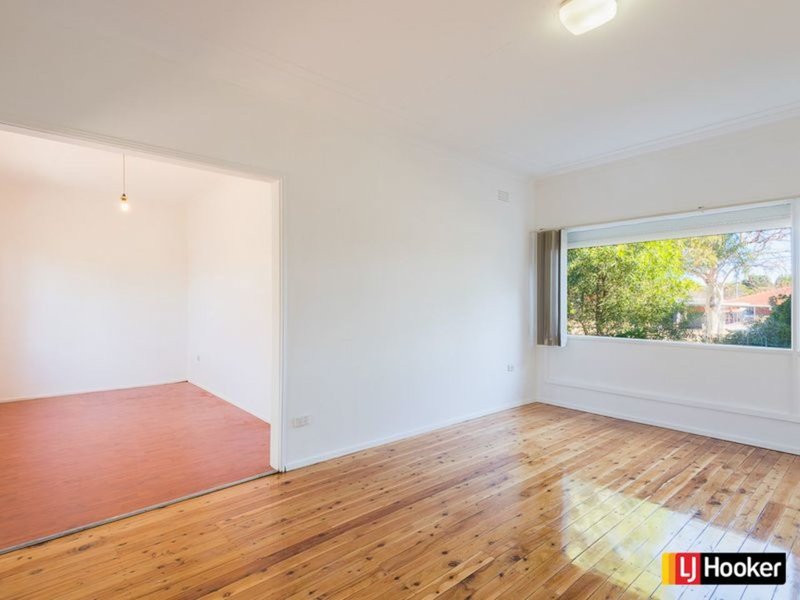 Photo - 5 Avon Street, Canley Heights NSW 2166 - Image 3