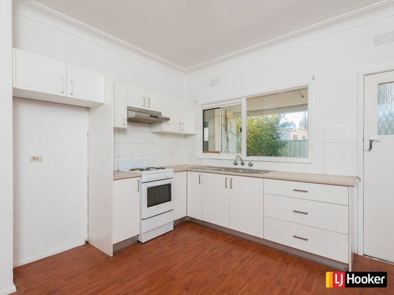 Photo - 5 Avon Street, Canley Heights NSW 2166 - Image 5